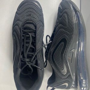 Nike air max 720 triple black